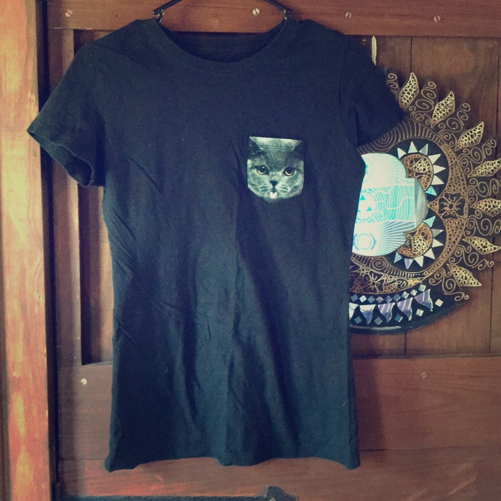 Black T-shirt with Cat Pocket